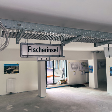 Eingangsbereich des Wohnprojekts Fischerinsel Berlin