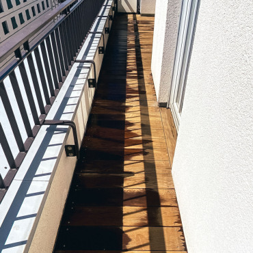 Balkonterrasse während der Vorbereitung für die Sanierung
