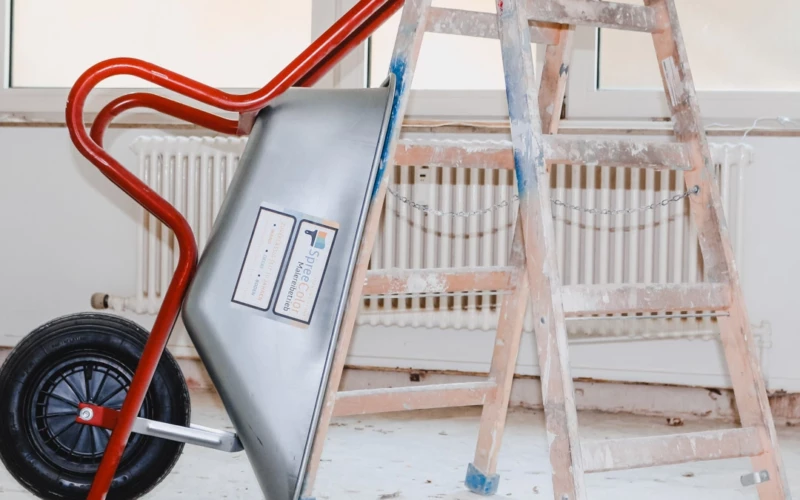 Eine Renovierung oder Sanierung trägt maßgeblich zum Erhalt des Bauwertes bei und sorgt oftmals auch für eine massive Wertsteigerung Ihres Bauwerkes in Berlin.